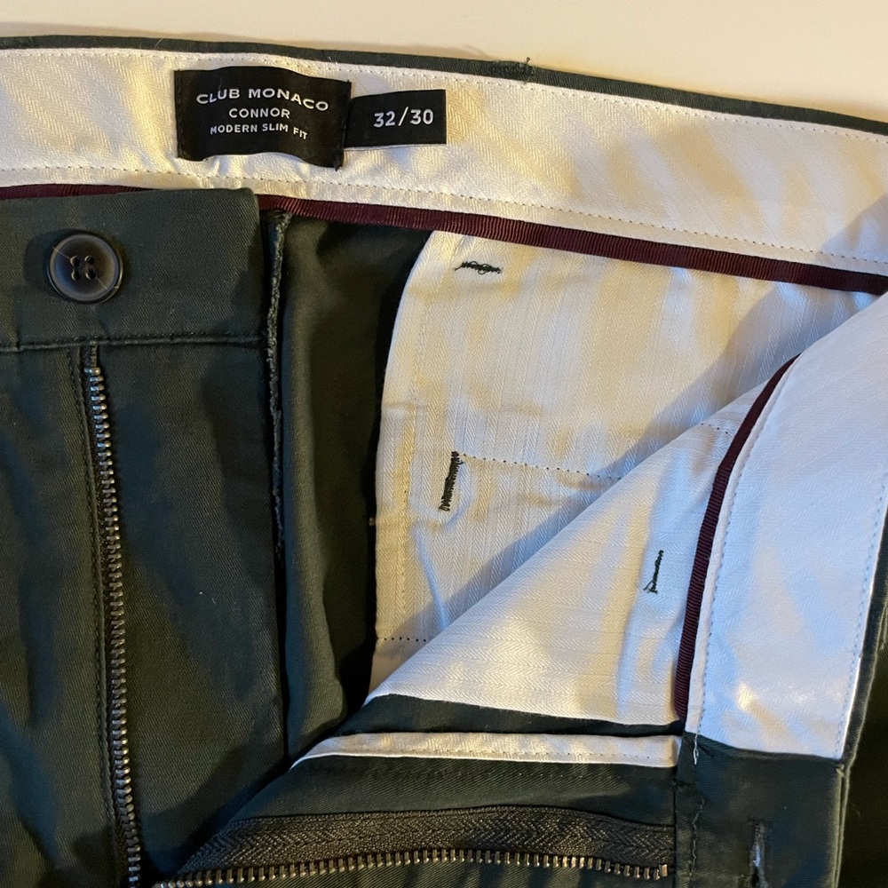 Club Monaco Green Chinos with High-Quality Construction